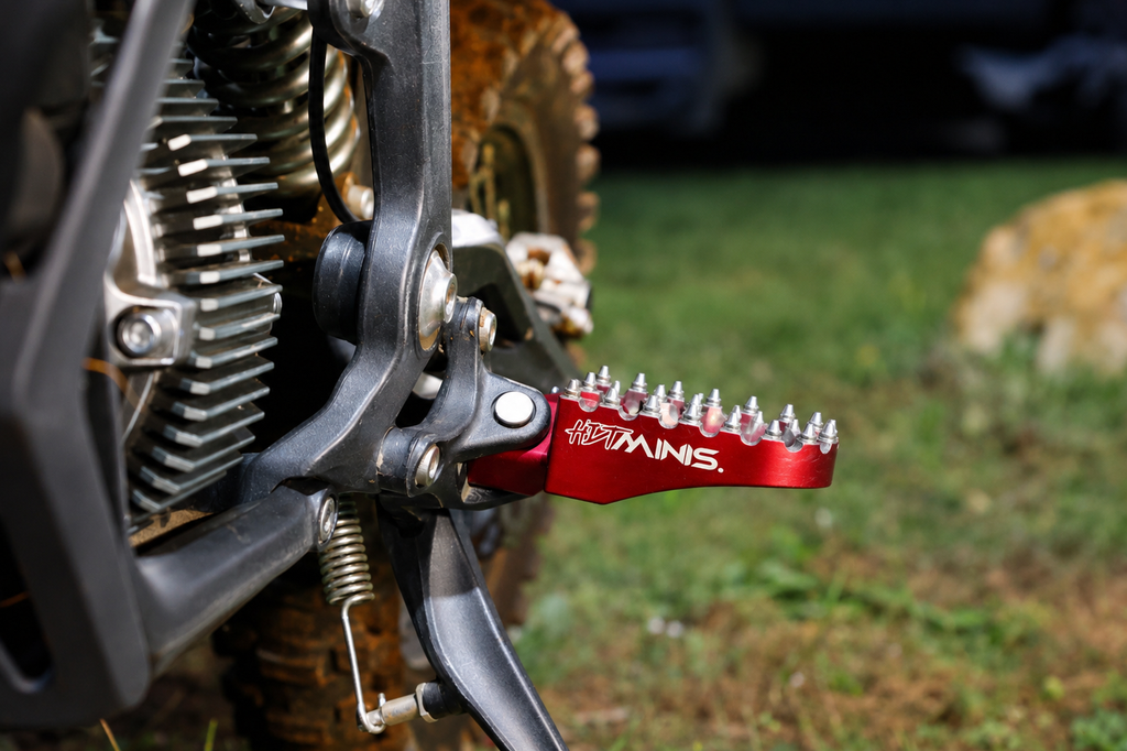 FOOT PEGS